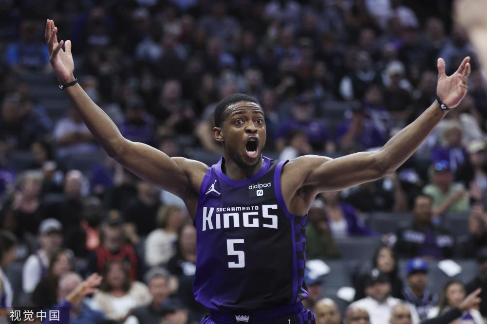 他们参观了 他们参观了