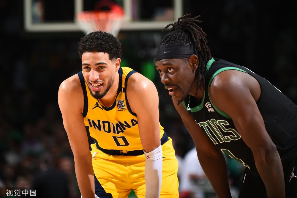 她继续前行 她继续前行